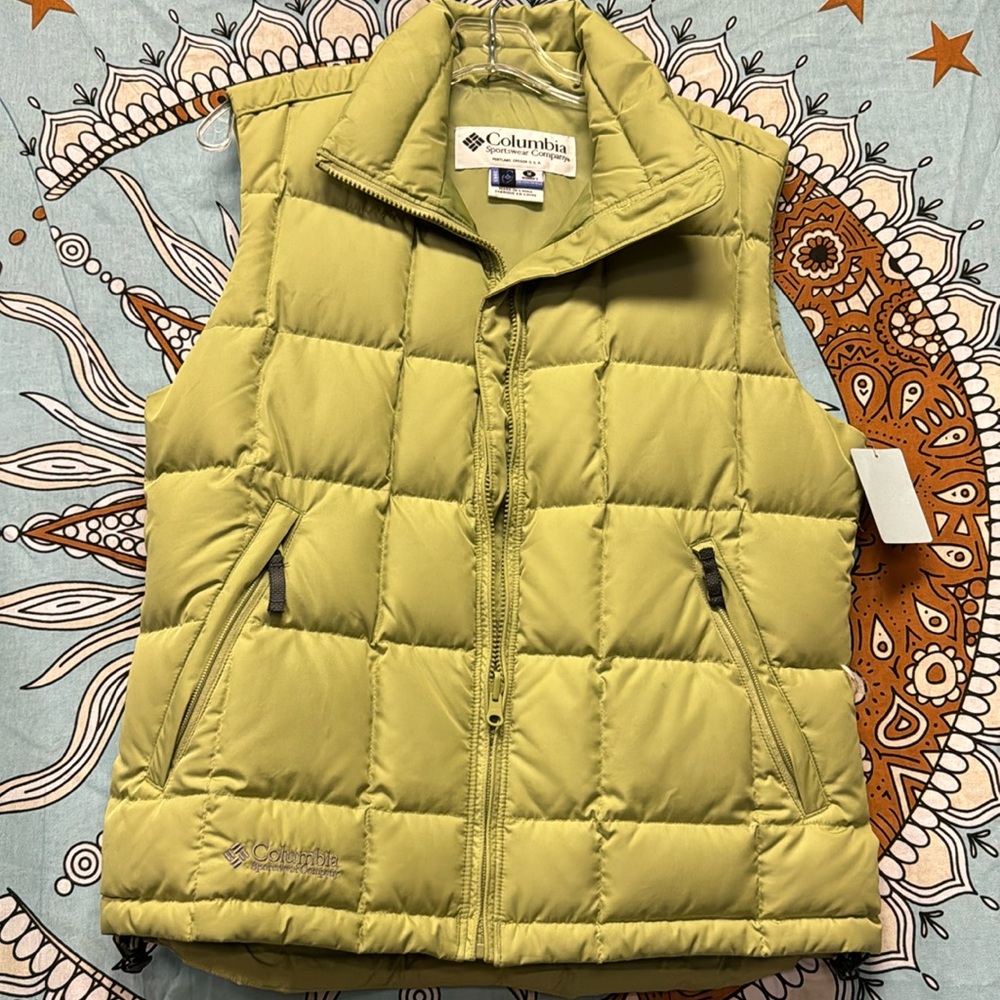 Columbia,M,Green